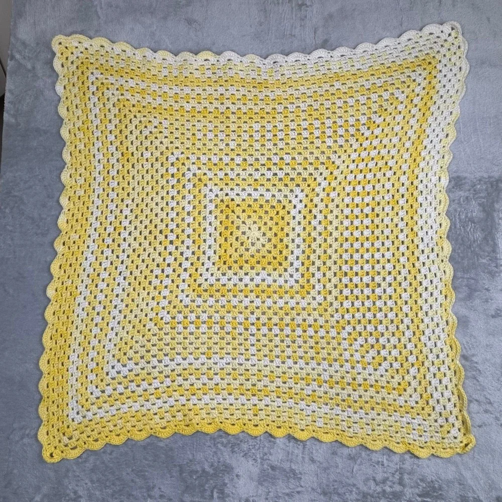 Handmade Crochet Granny Square Baby Blanket Yellow White‎ Scalloped 32 X 32
